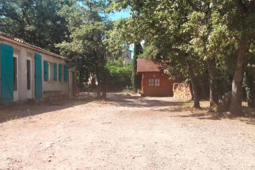 La Cabane En Bois Tourves Exterior foto